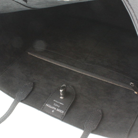 Louis Vuitton LockMe Shoulder Bag Black - Picture 7 of 9